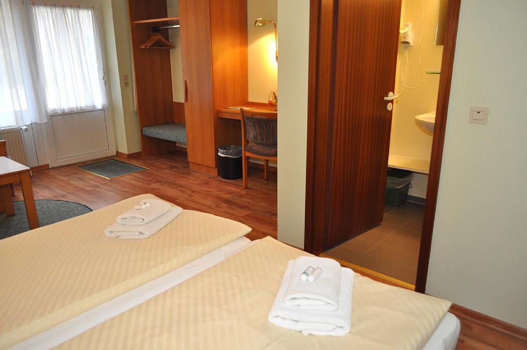 Gaestehaus Lietzow & Stoertebeker Camp Exteriör bild